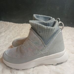 Merrell Cloud Renew Bluff Snow Boot Womens Sz 8.5 100 Gram Lightweight Comfort